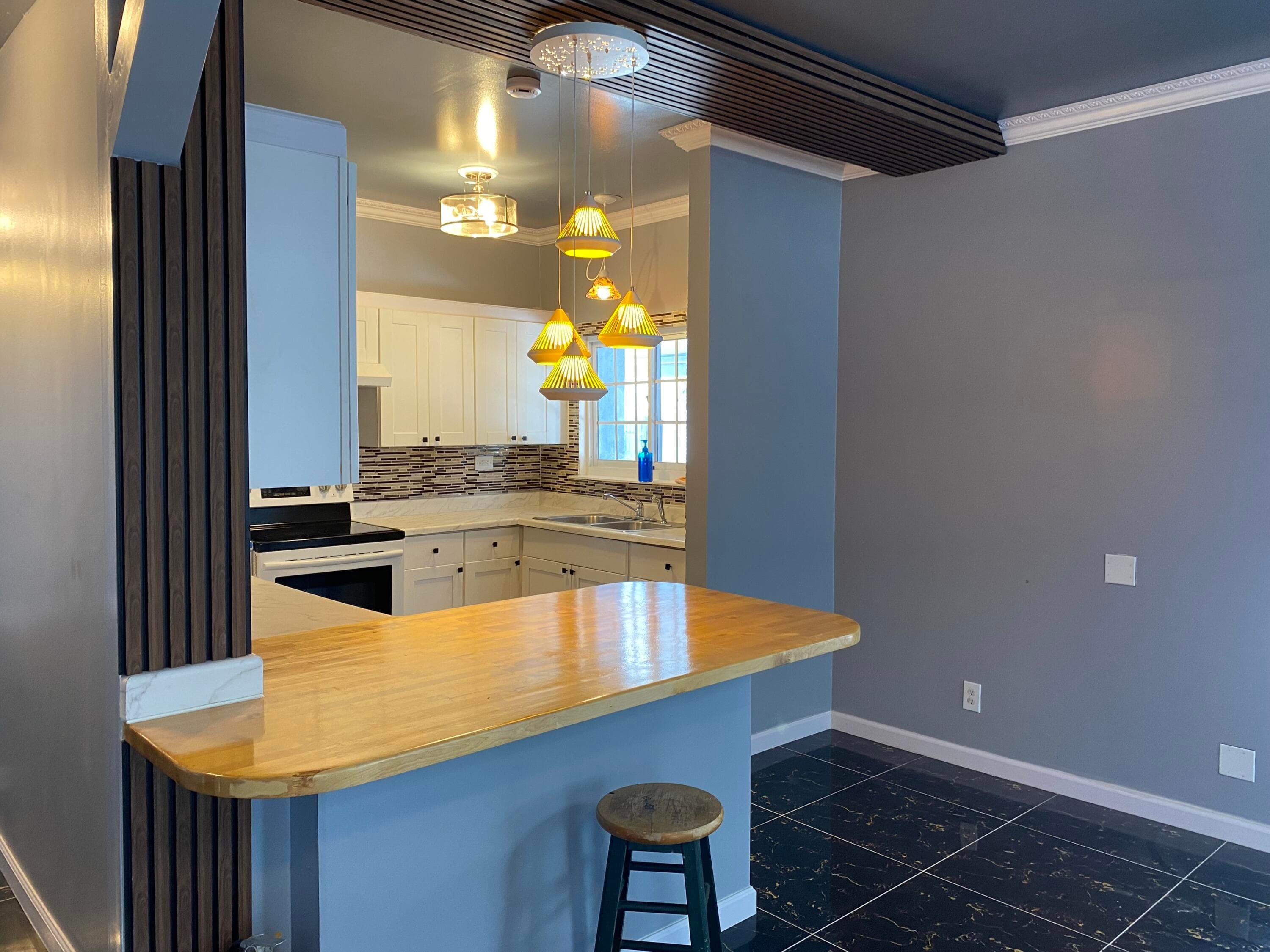 Bar to Kitchen