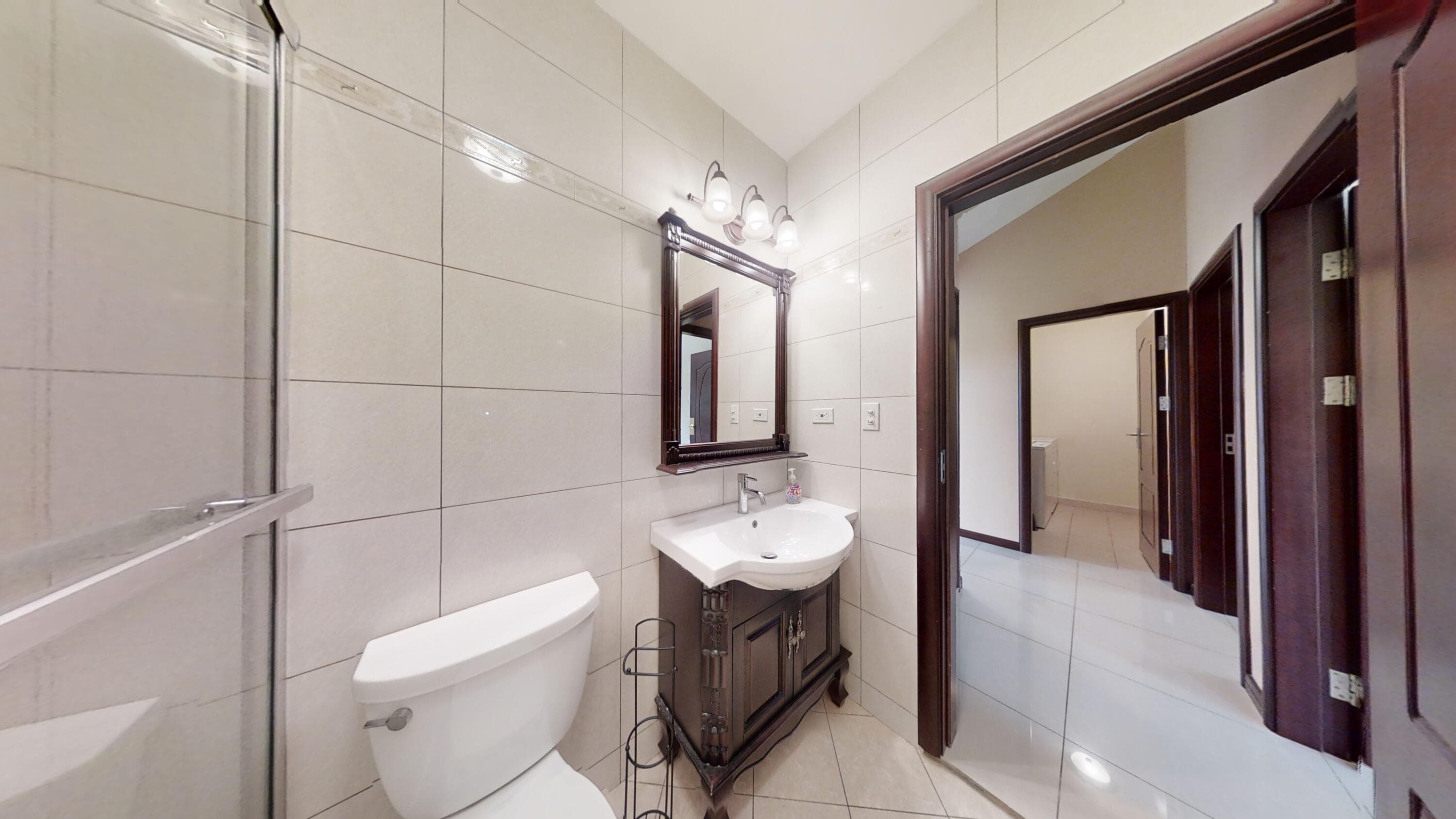 2nd floor guest bathroom