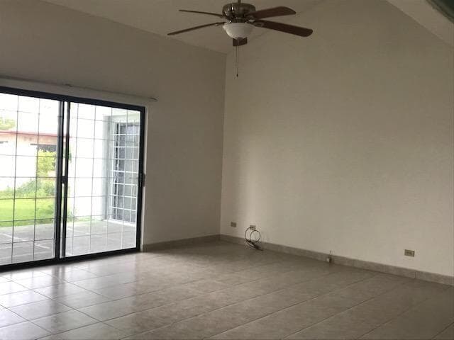 215 Chalan dokdok livingroom