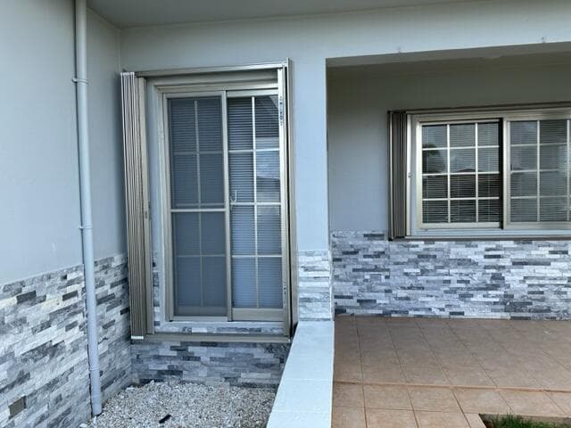 Foyer window